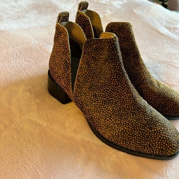 Seychelles brown animal print calf dyed hair slip on booties size 8 - Picture 4 of 11